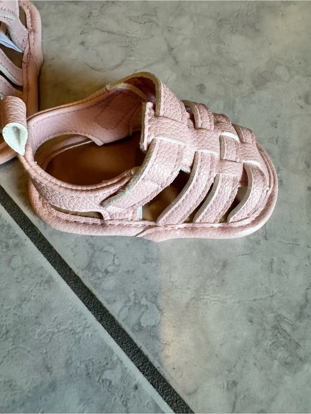 Source Unknown Pink Leather Baby Fisherman Sandals